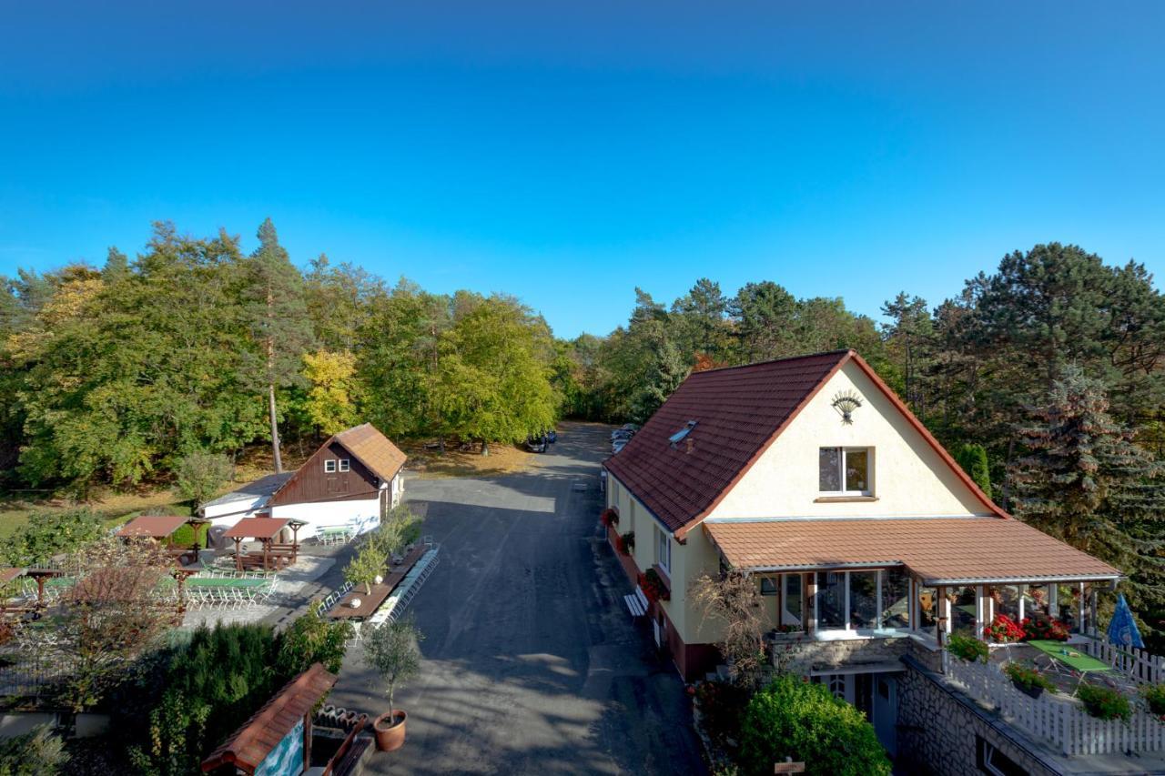 Waldgasthaus Stiefelburg Nauendorf  Zimmer foto